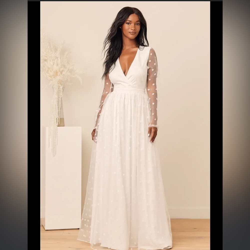 NWT Lulus Size XS White Maxi Dress